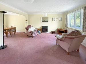 Lounge- click for photo gallery